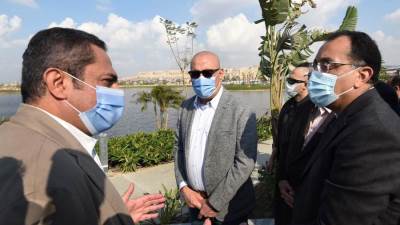 رئيس الوزراء يتفقد أعمال تطوير سُور مجرى العيون وبُحيرة عين الصيرة