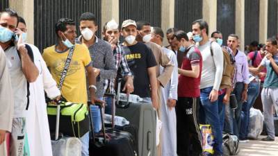 الكويت تُمهل المخالفين وحاملي الإقامة المؤقتة فترة جديدة لتعديل الأوضاع أو الطرد.. تعرف على التفاصيل