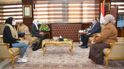 وزير التنمية المحلية يدعم فتاة الصعيد صاحبة مبادرة "درع التسامح.. صعيد بلا ثأر"