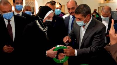 وزيرة التجارة والصناعة ومحافظ القليوبية يتفقدان عددًا من المصانع بمنطقتى باسوس والعكرشة