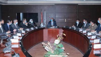 وزير النقل يبحث مع رئيس شركة الستوم العالمية التعاون المستقبلي في مجالات السكك الحديدية والمترو والجر الكهربائي