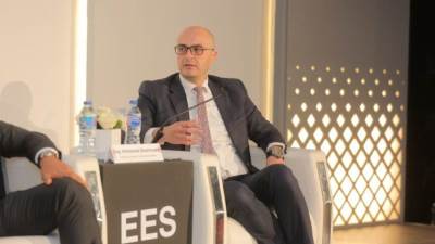 شمروخ: "المصرية للاتصالات" مدت 5 آلاف مبنى حكومي بكابلات الألياف الضوئية لـ"التحول رقميًا"