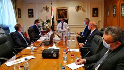 وزير قطاع الأعمال العام يبحث مع تحالف إيطالي التعاون في صناعة أتوبيسات تعمل بالغاز الطبيعي