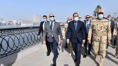 رئيس الوزراء يتفقد أعمال تنفيذ مشروع ممشى أهل مصر