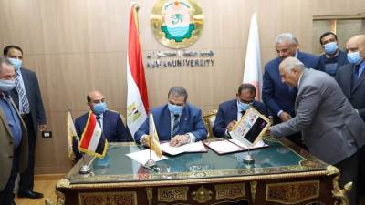 سعفان يوقع بروتوكولي تعاون مع جامعة أسوان للتدريب ونشر ثقافة العمل الحر والسلامة بين الشباب