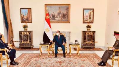 السيسي يستقبل وزير الدفاع اليوناني لتعزيز وتطوير التعاون العسكري