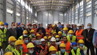 وزير قطاع الأعمال العام يتفقد تطوير محلج القطن بالزقازيق 