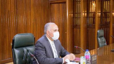 وزير الرى يوجه بالالتزام بالبرنامج الزمنى لتنفيذ المشروع القومى لتأهيل الترع ومشروع الري الحديث