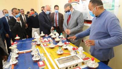 وزير القوى العاملة يتفقد مركز التدريب المهني بـ"قفط" ويوجه بالاستمرار في تطويره لتعليم الحرف اليدوية