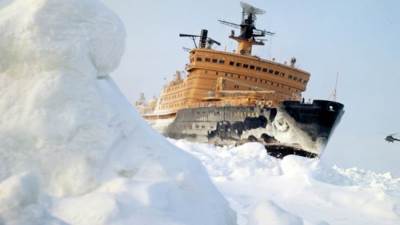 وزير الصناعة والتجارة الروسي: نخطط لبناء 3 كاسحات جليد نووية جديدة .