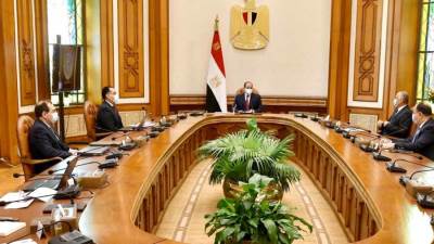 الرئيس يتابع الخطوات التنفيذية "للبرنامج القومي لتحويل وإحلال السيارات للعمل بالغاز الطبيعي"