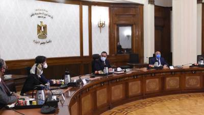 رئيس الوزراء يبحث مع رئيس شركة "سيمنز" للتنقل مشروع القطار السريع ـ العلمين الجديدة ـ العين السخنة