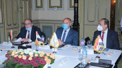 كامل الوزير: مصر والعراق والأردن يعملون على تسهيل تنقل الركاب بريًا بتذكرة موحدة