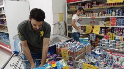 ننشر حقيقة تداول منتجات غذائية فاسدة بالأسواق