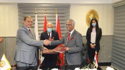 سعفان ورئيس جامعة بورسعيد يوقعان بروتوكولي تعاون للتدريب ونشر ثقافة العمل الحر والسلامة بين الطلاب