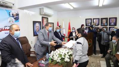 وزير القوي العاملة يسلم 150 شهادة أمان لذوي الاحتياجات الخاصة في بورسعيد