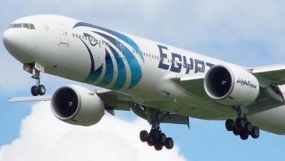 مصر للطيران تطالب عملاءها المسافرين للسعودية بمراجعة الحجوزات لتوقف الرحلات