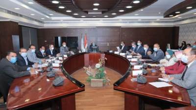 وزير النقل: عدم نقل حركة المرور على الطرق الجديدة إلا بعد انتهاء رصفها