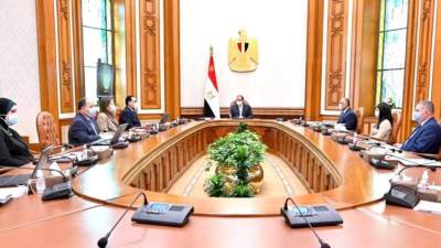  الرئيس يتابع الأهداف الاستراتيجية للمنطقة الاقتصادية لقناة السويس