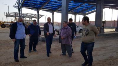 رئيس جهاز "دمياط الجديدة" يتفقد أعمال تنفيذ الموقف الغربى لسيارات الأجرة بالمدينة