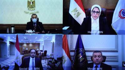 رئيس الوزراء يراجع التصور النهائى للاستراتيجية القومية لضبط النمو السكانى تمهيدا لعرضها على الرئيس