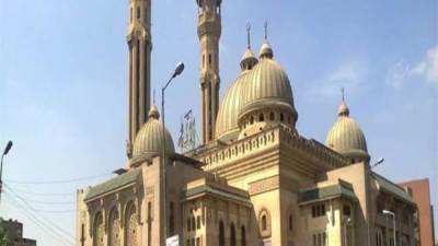 وزير الأوقاف يقرر غلق مسجد النور أسبوعين لعدم التزام المصلين بارتداء الكمامة