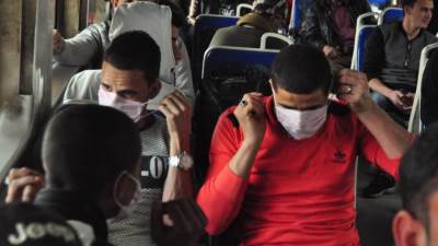 غرامة فورية لمخالفي ارتداء الكمامة داخل محطات وقطارات السكة الحديد