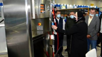 وزيرة التجارة والصناعة تتفقد الاستعدادات النهائية للمعرض الأول لتكنولوجيا تحويل وإحلال المركبات