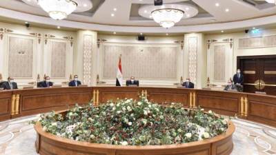 السيسي يؤكد علي مبادرة احلال السيارات للعمل بالغاز الطبيعي 