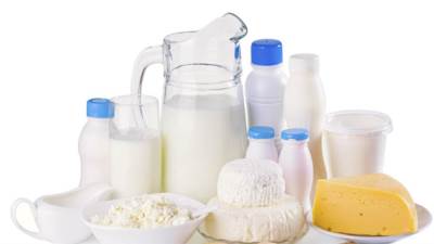 بعد شكاوى المزارعين.. كينيا تحظر استيراد الألبان من أوغندا