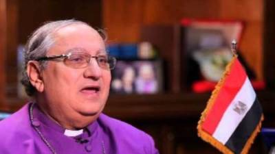 رئيس الأسقفية مهنئا البابا تواضروس: فلترفع فرحة الميلاد غيوم القلق والمرض