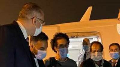 بعد 25 يوما.. مطار القاهرة يستقبل البحارين المصريين المختطفين بنيجيريا 