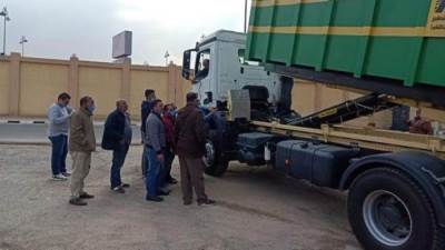 بتكلفة 168 مليون جنيه.. وزير التنمية المحلية يعلن تسليم دفعة من معدات منظومة المخلفات الصلبة لعدد من المحافظات 