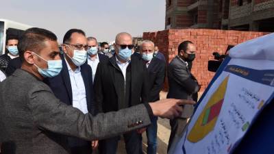 رئيس الوزراء يتفقد أعمال تنفيذ 20 ألف وحدة إسكان اجتماعى وبديل عشوائيات بمدينة العبور الجديدة