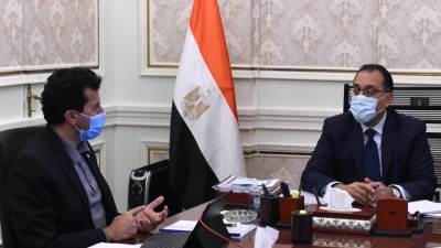 رئيس الوزراء يتابع استعدادات تنظيم بطولة العالم لكرة اليد للرجال