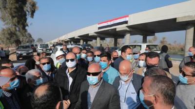وزيرالنقل يتابع أعمال تنفيذ المرحلة الاولى من محور ديروط على النيل بمحافظة أسيوط