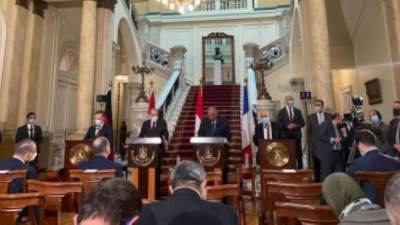 وزير الخارجية: لا نحبس صحفيين بتهمة التعبير عن الرأى