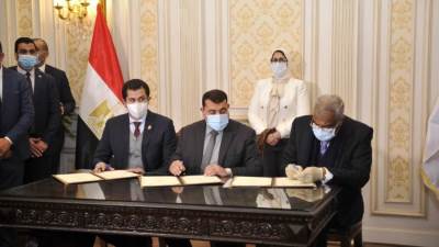 بروتوكول تعاون بين وزارة الصحة ومجموعة طلعت مصطفى وصندوق تحيا مصر لتوفير لقاحات كورونا