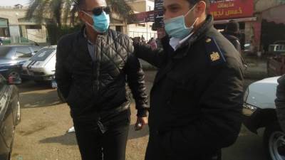 جهاز مدينة الشروق وشرطة المرافق ينفذان حملة لمراجعة التزام المواطنين بارتداء الكمامات ورفع الإشغالات بعدة مناطق
