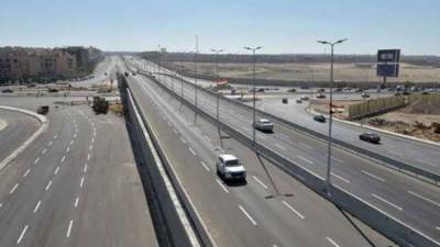 مسئولو جهاز "القاهرة الجديدة" يتابعون مشروعات محاور الطرق وأعمال التطوير بالمدينة 