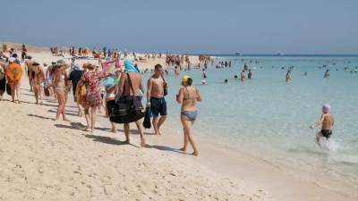 محافظ "المركزي" يجتمع مع وزيري المالية والسياحة لبحث آليات مساندة القطاع السياحي لمواجهة كورونا