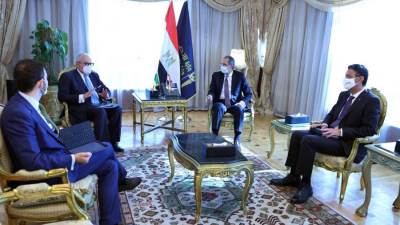 وزير الاتصالات يبحث مع سفير إيطاليا تعزيز التعاون فى مجالي التحول الرقمى والبريد