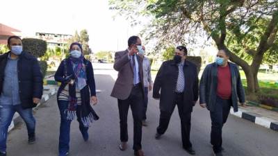 مسئولو وزارة الإسكان يتفقدون محطة تنقية مياه الشرب بمنطقة الأميرية