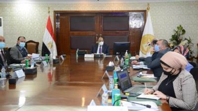 وزير التنمية المحلية و9 محافظين يبحثون موقف مشروع القرى المستحدثة في عدد من المحافظات