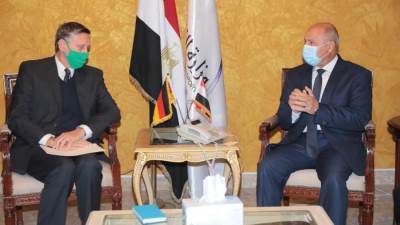 وزير النقل يستقبل السفير الالماني بالقاهرة لبحث تدعيم التعاون بين الجانبين في مجالات النقل المختلفة