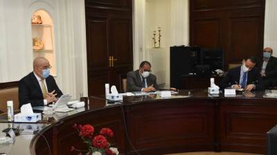 وزير الإسكان يستعرض المخطط الاستراتيجي العام لمدينة شرم الشيخ