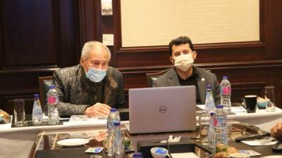 وزير الرياضة يعقد اجتماعه الثاني مع روؤساء وفود مونديال اليد