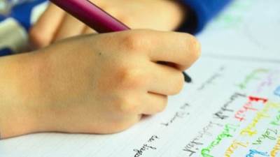 بالتزامن مع اليوم العالمي لكتابة اليدوية : 5 فوائد هائلة للكتابة باليد تعرف عليها 