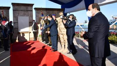 بالصور: السيسي يفتتح مشروع الفيروز للاستزراع السمكي بشرق التفريعة بمحافظة بورسعيد" صباح اليوم .. 