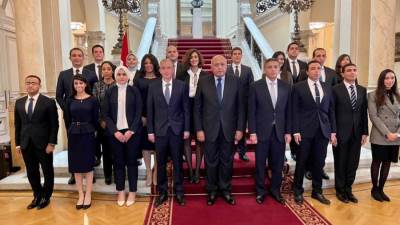 وزير الخارجية يشهد مراسم تخرُّج دبلوماسيين جُدد | صور